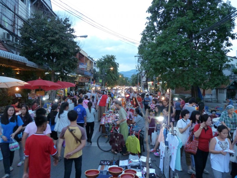 Sunday Walking Street @ Chiang Mai