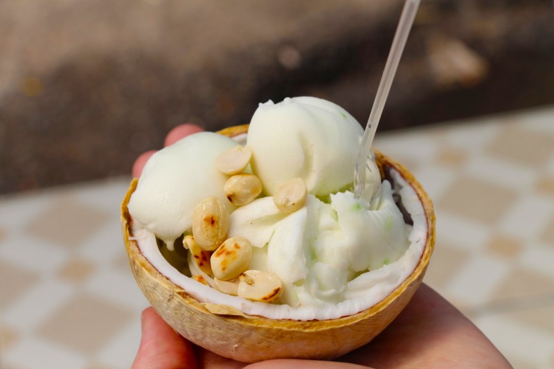 Kokosnussglace, eine herrliche Erfrischung bei diesen Temperaturen.