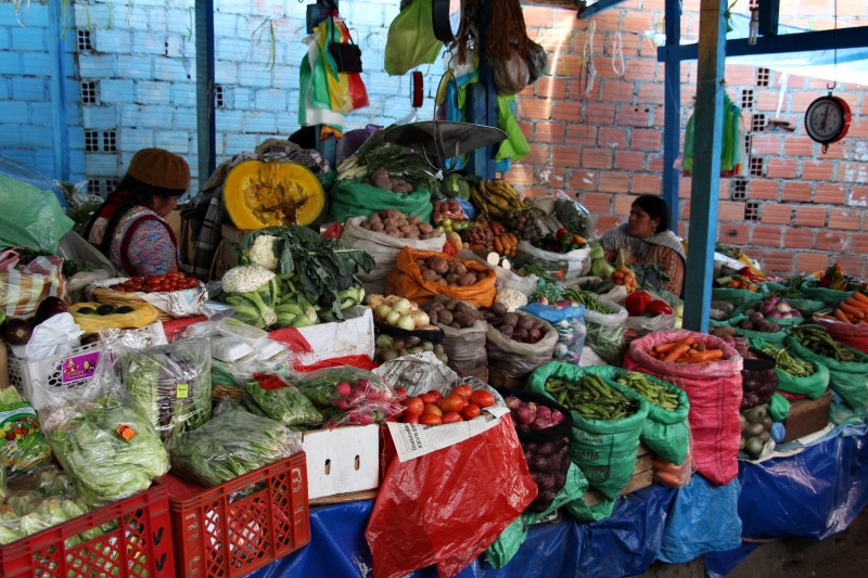 Dieser Markt erinnert uns stark an Asien, wir fuehlen uns wie zu Hause :-)